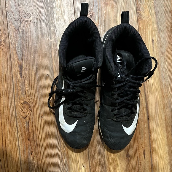 Nike Black Football Cleats - Picture 2 of 5